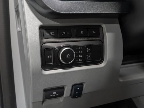 Used 2024 Ford F450 Limited w/ FX4 Off-Road Package image 42