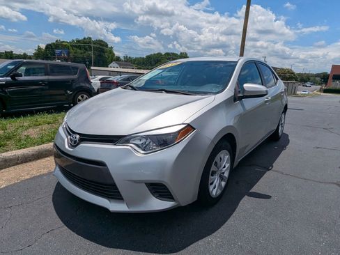 Used 2015 Toyota Corolla LE FWD image 3