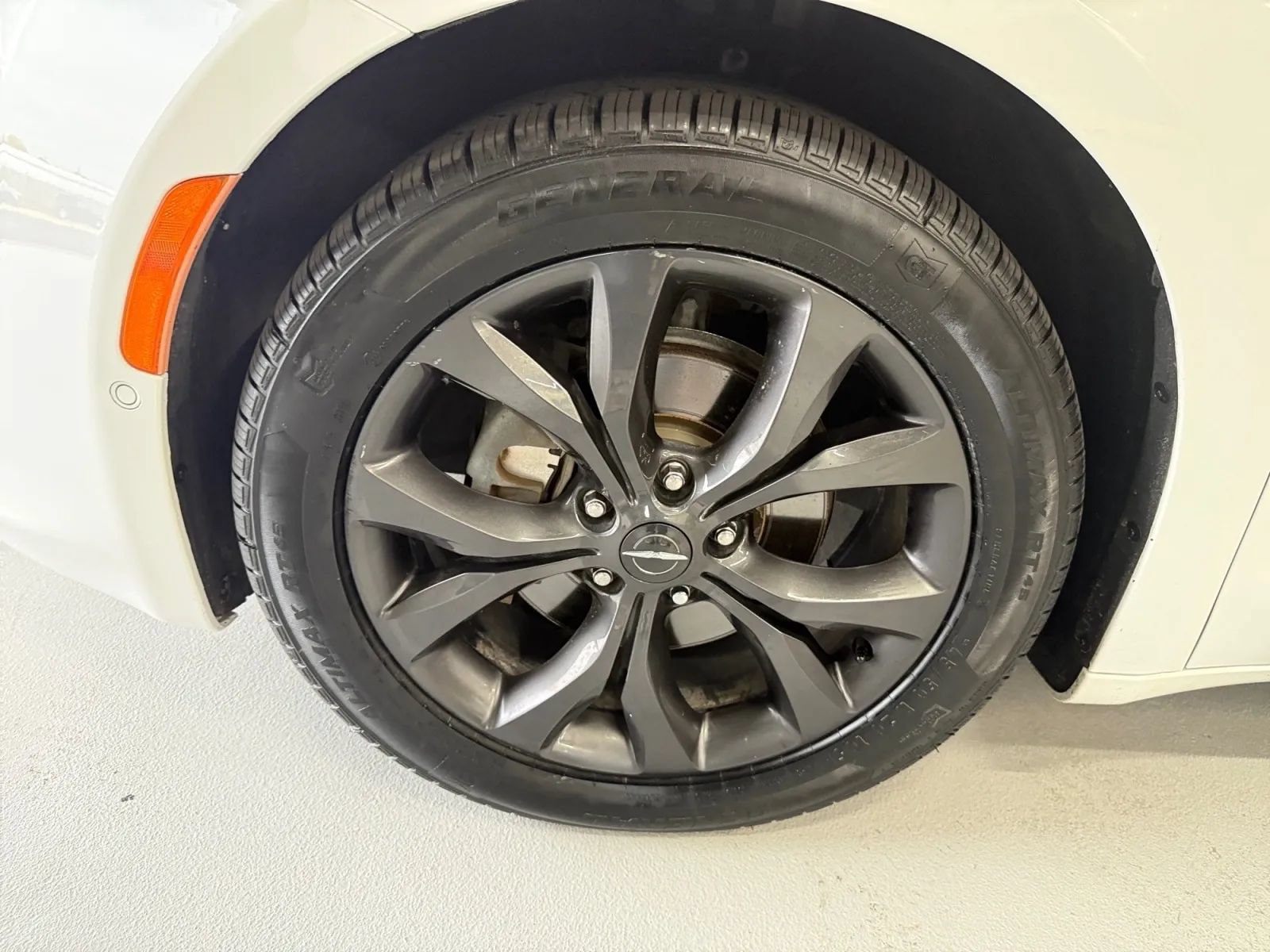 Used 2018 Chrysler Pacifica Touring-L Plus w/ Advanced Safetytec Group FWD image 42
