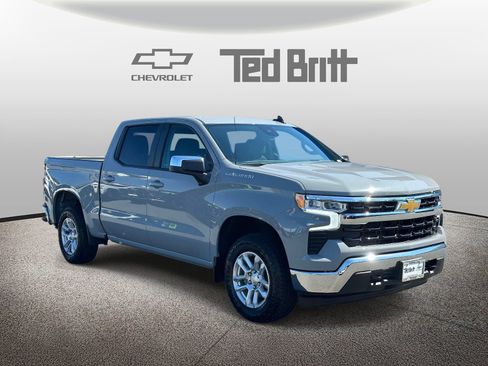 Used 2024 Chevrolet Silverado 1500 LT AWD/4WD image 3