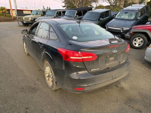 Used 2015 Ford Focus SE image 2