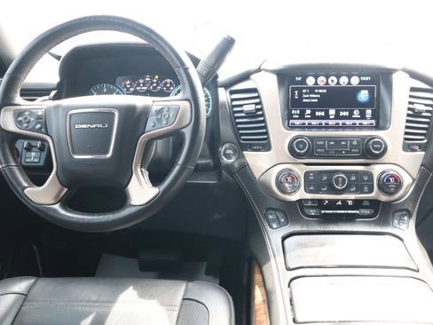 Used 2018 GMC Yukon Denali w/ Open Road Package AWD/4WD image 12