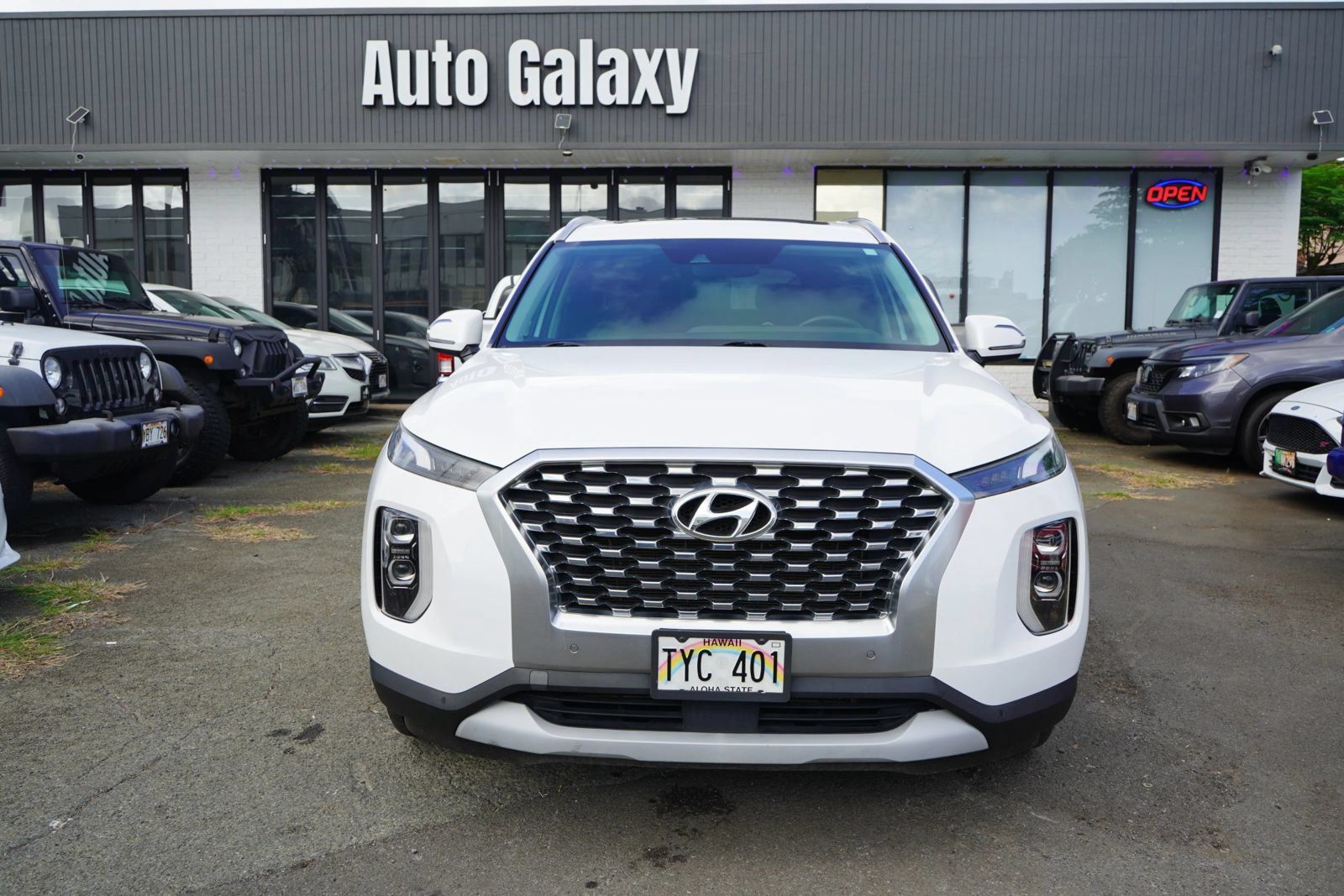 Used 2020 Hyundai Palisade SEL w/ Premium Package FWD image 2