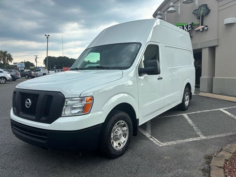 Used 2021 Nissan NV 2500 SV w/ Back Door Glass Package RWD image 8