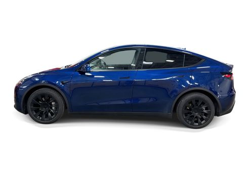Certified 2021 Tesla Model Y Long Range AWD/4WD image 3