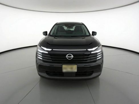 Used 2025 Nissan Kicks SV image 2