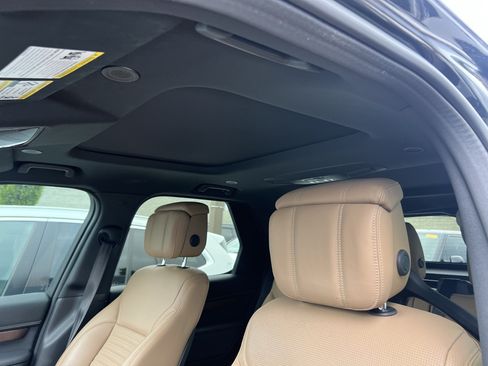 Certified 2023 Land Rover Discovery HSE R-Dynamic AWD/4WD image 19