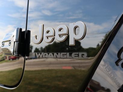 New 2025 Jeep Wrangler Unlimited Rubicon 392