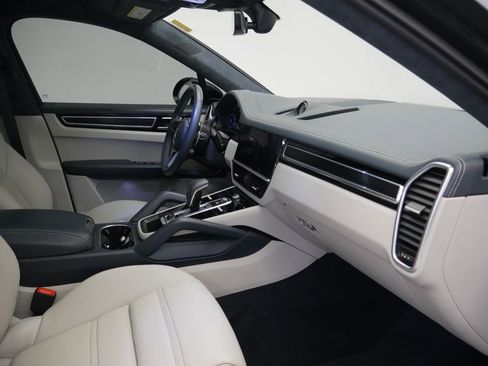 Certified 2023 Porsche Cayenne GTS image 31
