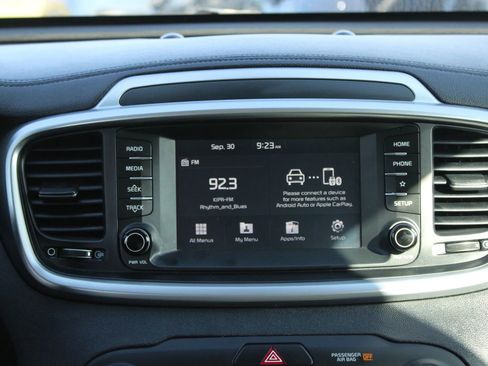 Used 2020 Kia Sorento LX w/ LX I4 Convenience Package image 19