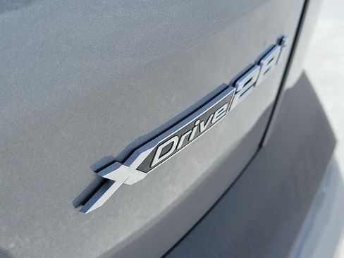 Used 2025 BMW X2 xDrive28i AWD/4WD image 8