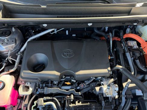 Used 2025 Toyota RAV4 LE image 31