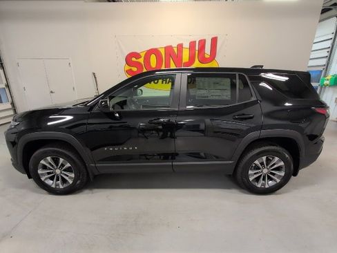 New 2026 Chevrolet Equinox LT w/ Convenience Package II image 2