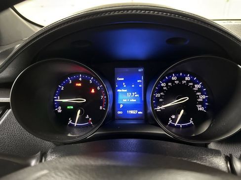 Used 2018 Toyota C-HR XLE FWD image 12