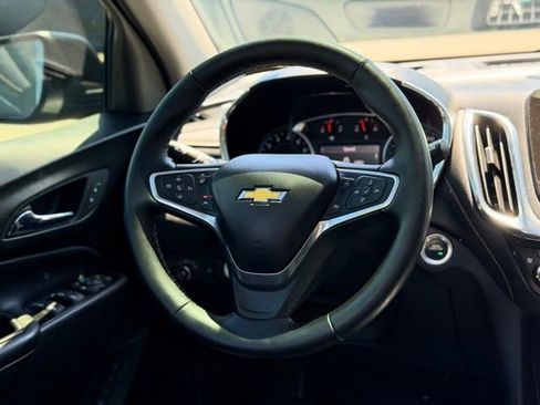 Used 2023 Chevrolet Equinox Premier AWD/4WD image 22