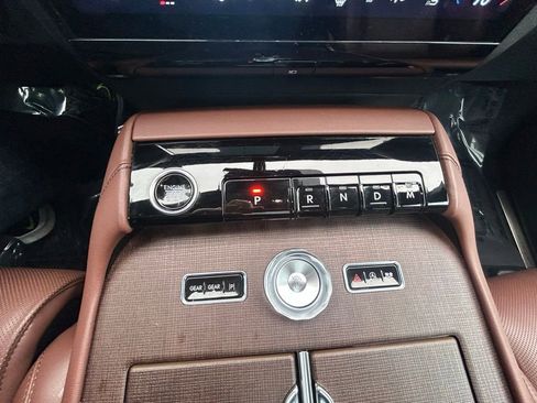 Used 2025 Lincoln Navigator Reserve AWD/4WD image 18