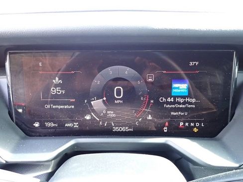 Used 2024 GMC Acadia Elevation image 26