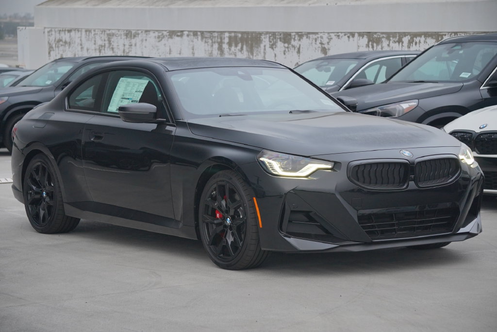 Used 2026 BMW 230i Coupe w/ Premium Package RWD image 3