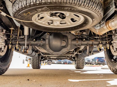 Used 2025 Chevrolet Silverado 2500 Custom w/ Custom Value Package image 16