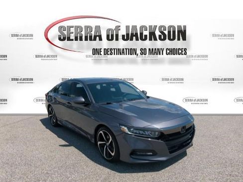 Used 2018 Honda Accord Sport image 2