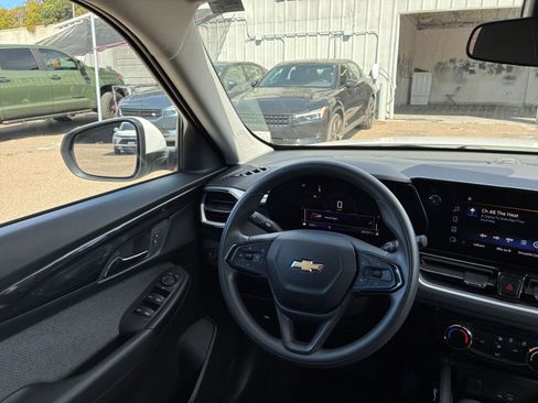 Used 2025 Chevrolet TrailBlazer LT image 33