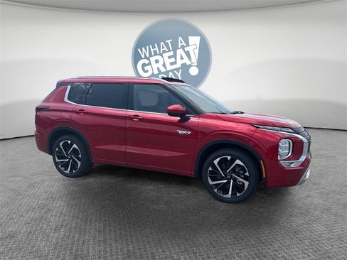 New 2025 Mitsubishi Outlander SEL image 3