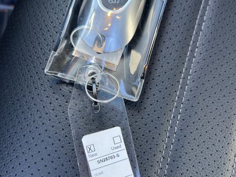 Used 2025 Mercedes-Benz GLC 350e 4MATIC image 38