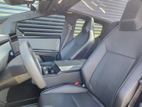 Used 2024 Tesla Cybertruck Cyberbeast AWD/4WD image 19