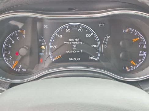 Certified 2022 Jeep Grand Cherokee Laredo X AWD/4WD image 31