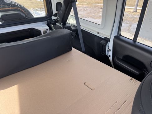 Used 2022 Jeep Wrangler Unlimited Sport image 13