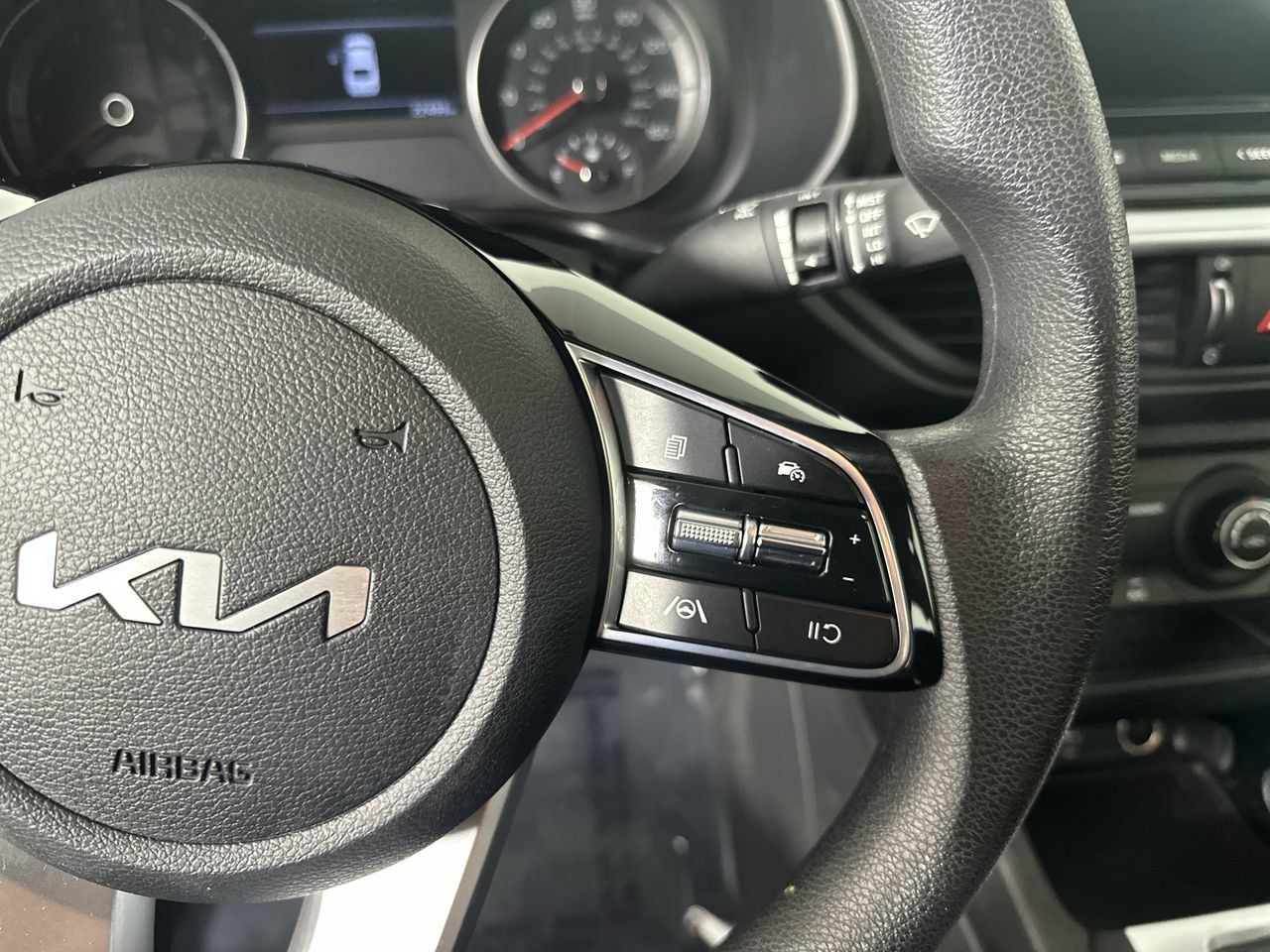 Certified 2023 Kia Forte LXS w/ LXS Technology Package FWD image 7