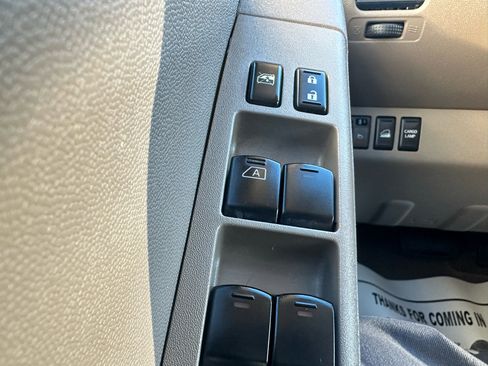 Used 2018 Nissan Frontier SV image 13