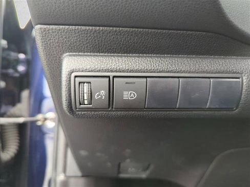 Used 2021 Toyota Corolla SE FWD image 12
