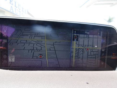 Used 2021 Lexus ES 300h w/ Premium Package FWD image 11