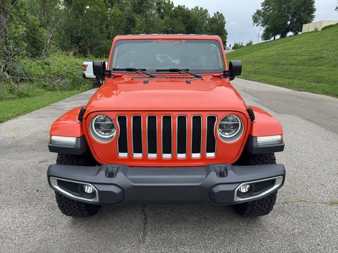 Used 2018 Jeep Wrangler Unlimited Sahara w/ Dual Top Group AWD/4WD image 8
