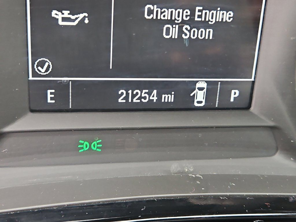 Used 2024 Chevrolet Trax RS FWD image 28