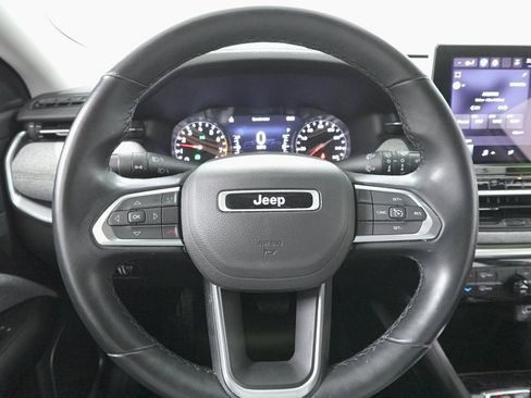 Used 2022 Jeep Compass Latitude image 13