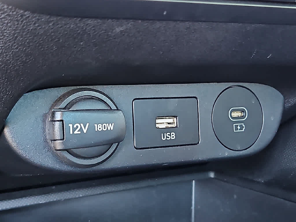 Used 2024 Hyundai Elantra SEL FWD image 25