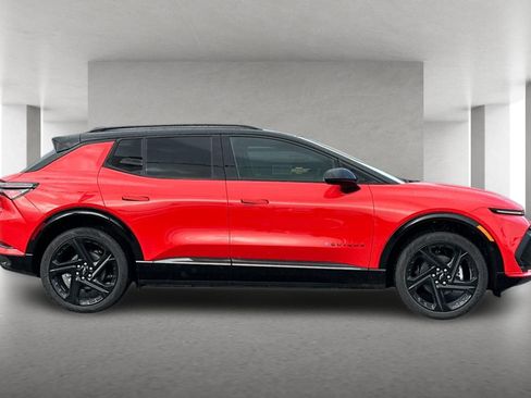 New 2026 Chevrolet Equinox EV RS image 3