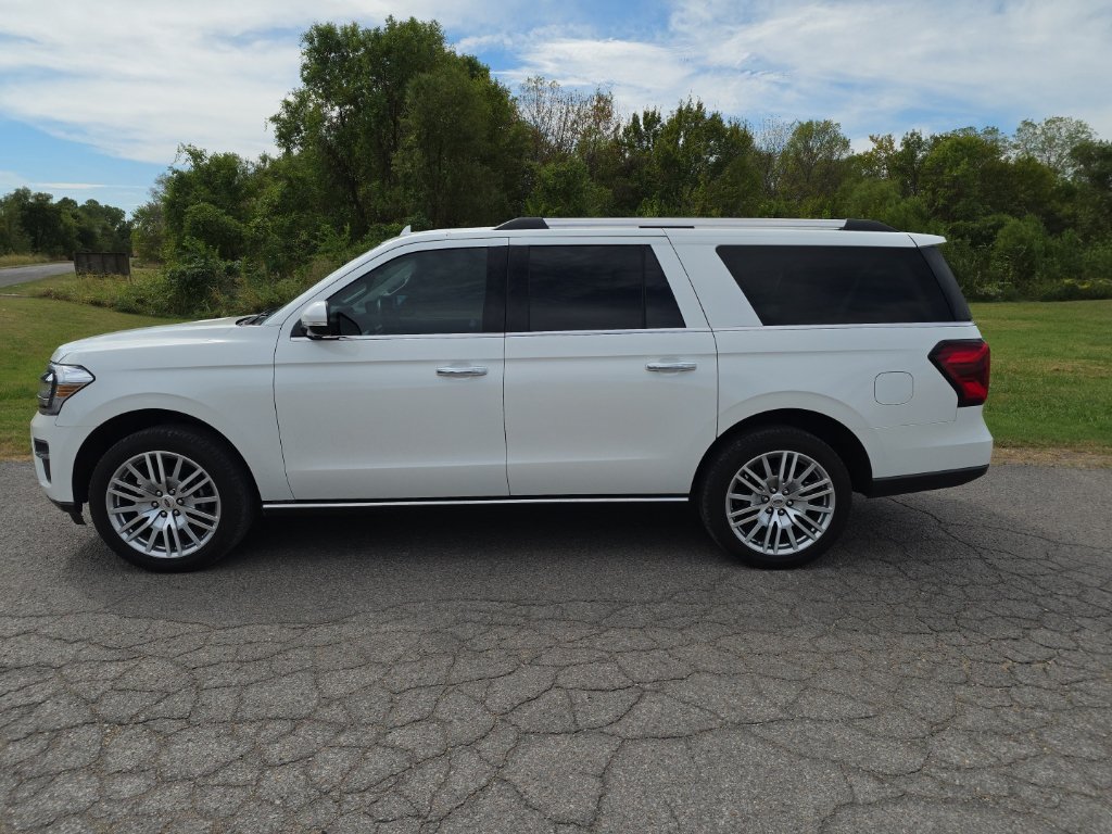 Used 2024 Ford Expedition Max Limited AWD/4WD image 1