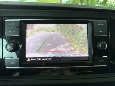 Used 2021 Volkswagen Jetta S image 7