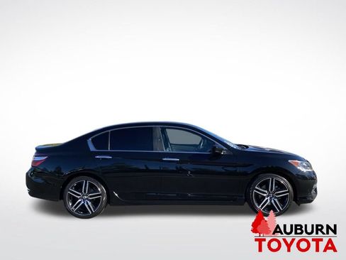 Used 2017 Honda Accord Sport image 8