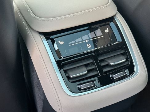 Certified 2026 Volvo XC90 B5 Core AWD/4WD image 15