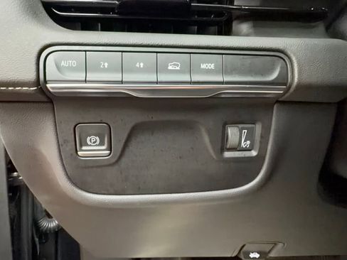 Used 2023 Cadillac Escalade Premium Luxury image 22