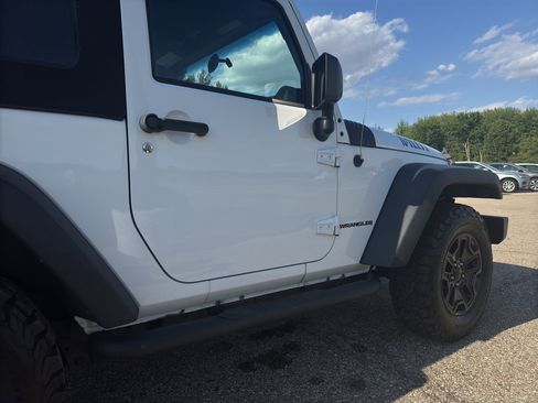 Used 2017 Jeep Wrangler Sport AWD/4WD image 12