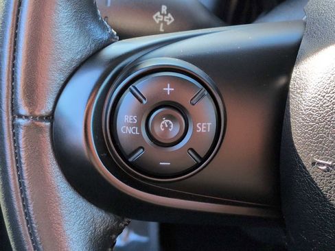 Used 2019 MINI Cooper 2-Door Hardtop image 24