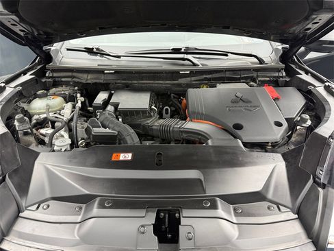 Used 2025 Mitsubishi Outlander SE image 27