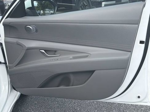 New 2026 Hyundai Elantra Hybrid FWD image 16