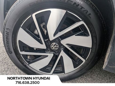 Used 2025 Volkswagen Atlas SE image 45