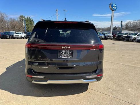 Used 2022 Kia Carnival SX Prestige image 5